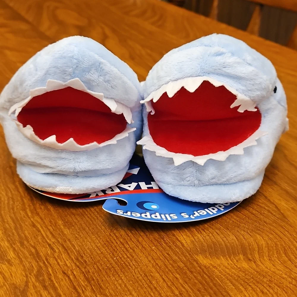 Toddler Shark Plush Slippers Blue size 9.5-10 M NWT